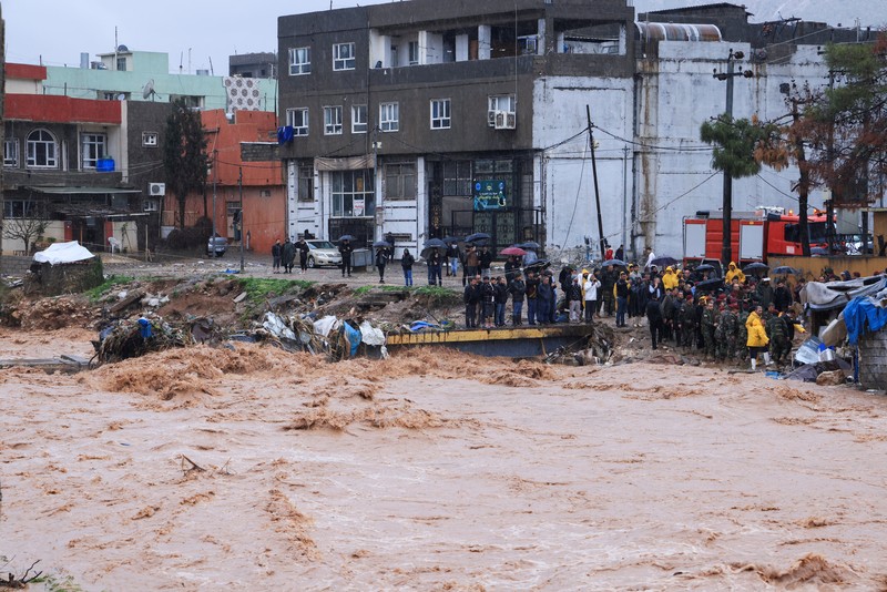 Pemandangan banjir yang melanda kota akibat hujan deras, di Duhok, Irak, 19 Maret 2024. Pemandangan banjir yang melanda kota akibat hujan deras, di Duhok, Irak, 19 Maret 2024. (REUTERS/Ari Jalal)