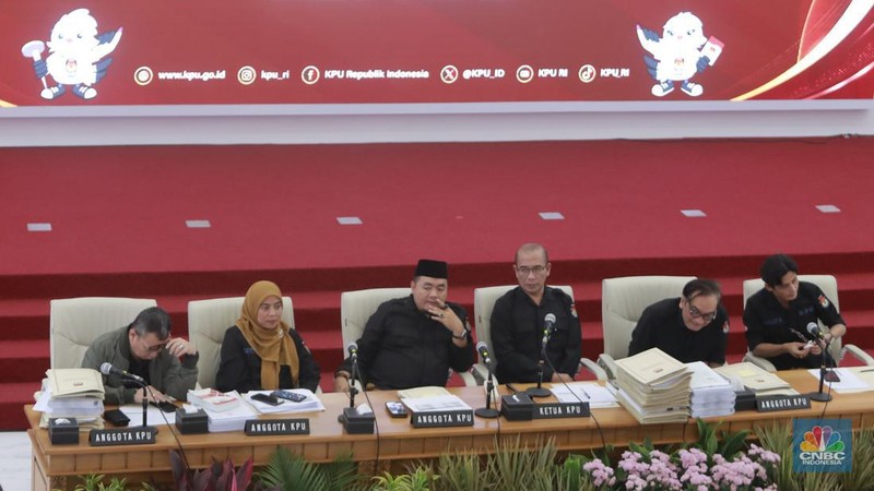 Suasana rapat pleno rekapitulasi hasil perhitungan suara tingkat Papua Pegunungan di Gedung KPU RI, Jakarta, Rabu, (20/3/2024).  (CNBC Indonesia/Muhammad Sabki)