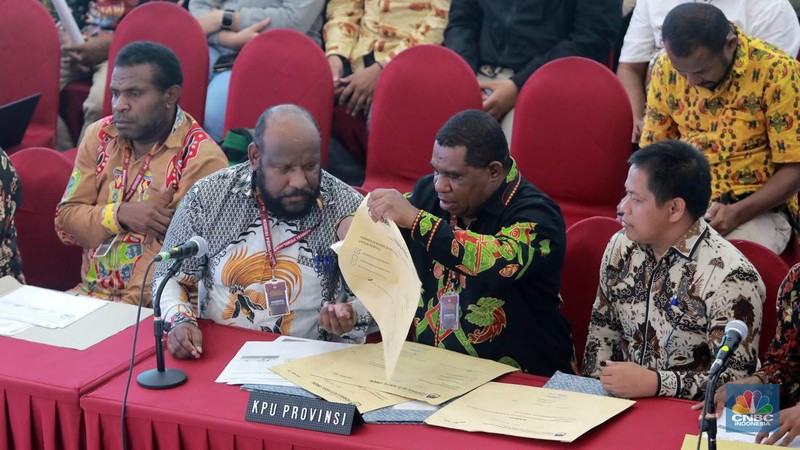 Suasana rapat pleno rekapitulasi hasil perhitungan suara tingkat Papua Pegunungan di Gedung KPU RI, Jakarta, Rabu, (20/3/2024).  (CNBC Indonesia/Muhammad Sabki)