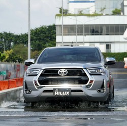 Para Kompetitor Siap-Siap Nih, Toyota Mau Rilis Mobil Komersial Baru