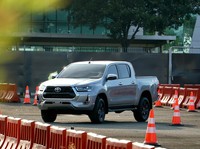 Toyota Blak-blakan Akui Sulit Bangun Pabrik Pick-up di RI, Ada Apa?