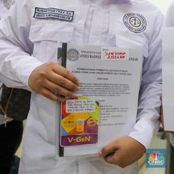 Gugat Keputusan KPU, Tim Hukum Anies Bawa Tumpukan Berkas