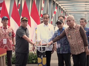 Jokowi Resmikan Proyek Duplikasi Jembatan Kapuas 1 Senilai Rp 275 M