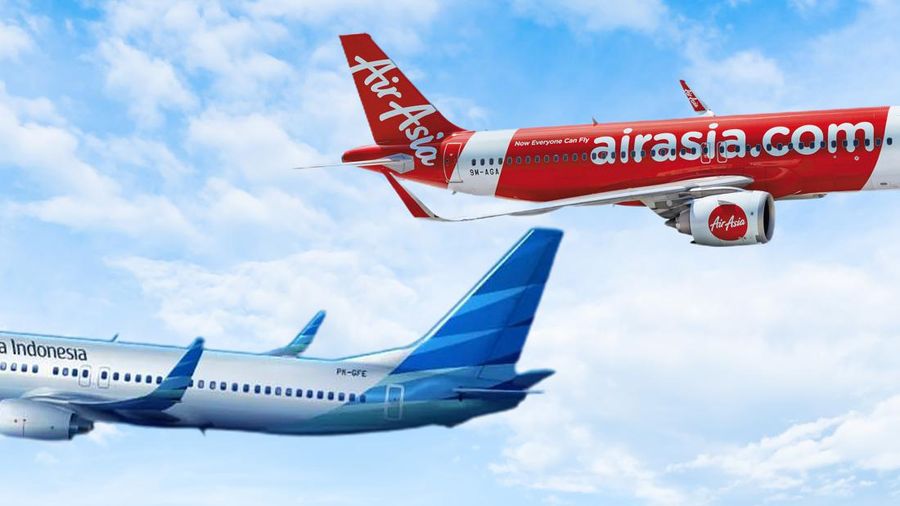 Foto Kolase Pesawat Garuda Indonesia dan Pesawat Air Asia. (Dok. Garuda Indonesia dan Air Asia)