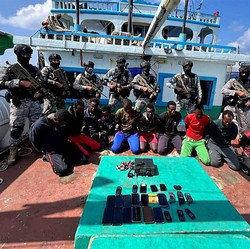 Bajak Laut Somalia 'Bangkit dari Kubur', Perdagangan Dunia Warning