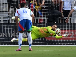 Donnarumma Kaget, Baru Tahu Rekor Penaltinya di Timnas Italia