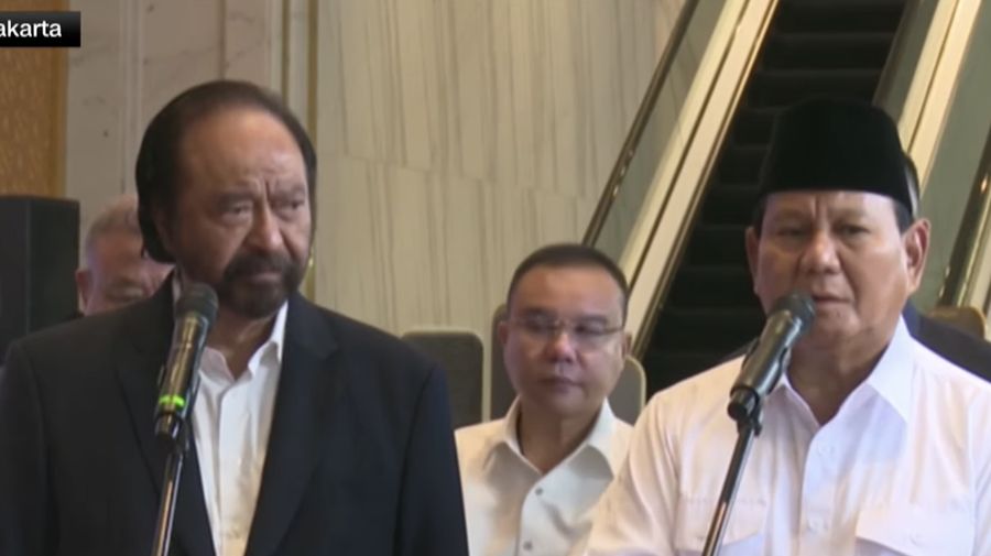 Ketua umum partai NasDem, SUrya Paloh dan Ketua umum partai Gerindra Prabowo Subianto di NasDem Tower, Jakarta, Jumat (22/3/2024), (YouTube/ CNN Indonesia)