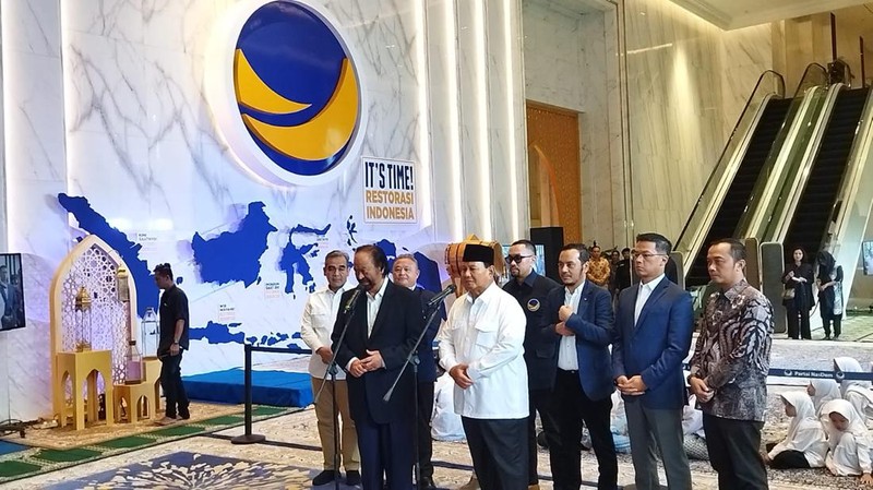Prabowo Subianto bertemu Ketua Umum Partai NasDem, Surya Paloh, di NasDem Tower. Prabowo disambut langsung oleh Surya Paloh beserta jajaran elite NasDem. (Kurniawan F/detikcom)