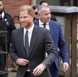 Pangeran Harry dapat Kejutan dari William dan Kate