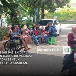 Video: Penampakan Evakuasi Pasien RS NU Tuban Akibat Gempa M6