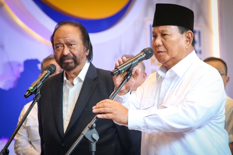 Prabowo Subianto bertemu Ketua Umum Partai NasDem, Surya Paloh, di NasDem Tower. Prabowo disambut langsung oleh Surya Paloh beserta jajaran elite NasDem. (Kurniawan F/detikcom)