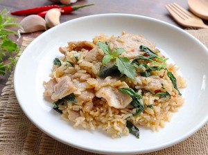 Resep Nasi Goreng Ayam Kemangi, Pedas Harum Untuk Menu Sahur