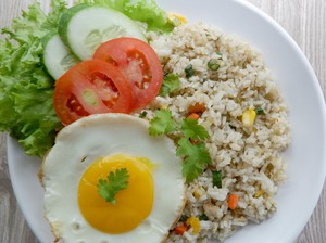 Resep Nasi Goreng Terasi dan Sayuran Berbumbu Sederhana Untuk Sahur