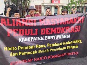 Aliansi Masyarakat Peduli Demokrasi Banyuwangi Laporkan Sekjen PDIP ke Polisi