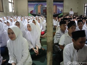 Jurnalis Nyantri, Cara IJTI Jabar Berbagi Pengalaman Saat Ramadan