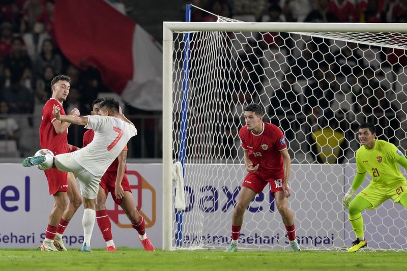 Timnas Indonesia berhasil meraih kemenangan 1-0 atas Vietnam pada lanjutan Kualifikasi Piala Dunia 2026 yang berlangsung di Stadion Utama Gelora Bung Karno (SUGBK), Senayan, Jakarta pada Kamis (21/3/2024) malam. (BAY ISMOYO / AFP) Timnas Indonesia berhasil meraih kemenangan 1-0 atas Vietnam pada lanjutan Kualifikasi Piala Dunia 2026 yang berlangsung di Stadion Utama Gelora Bung Karno (SUGBK), Senayan, Jakarta pada Kamis (21/3/2024) malam. (BAY ISMOYO / AFP)