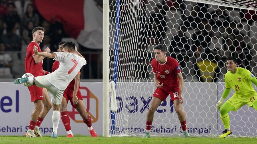 Timnas Indonesia berhasil meraih kemenangan 1-0 atas Vietnam pada lanjutan Kualifikasi Piala Dunia 2026 yang berlangsung di Stadion Utama Gelora Bung Karno (SUGBK), Senayan, Jakarta pada Kamis (21/3/2024) malam. (BAY ISMOYO / AFP)
