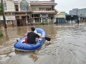 Titik Banjir di Jakarta Bertambah Jadi 37 RT dan 15 Ruas Jalan