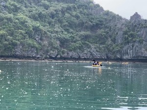7 Fakta Ha Long Bay, Warisan Dunia UNESCO yang Diganggu Sampah