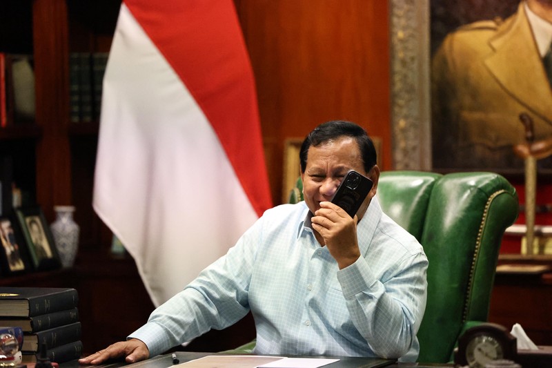 Presiden terpilih Prabowo Subianto yang telah resmi dinyatakan unggul dalam pilpres 2024 menerima ucapan selamat via telepon dari Presiden Amerika Serikat (AS) Joe Biden, Jumat (22/3/2024) malam WIB. Presiden terpilih Prabowo Subianto yang telah resmi dinyatakan unggul dalam pilpres 2024 menerima ucapan selamat via telepon dari Presiden Amerika Serikat (AS) Joe Biden, Jumat (22/3/2024) malam WIB. (Dok. Kemehan RI)