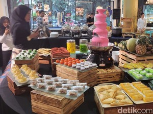 Menikmati Berbuka dengan Suasana Kampung Halaman di Hotel Bandung