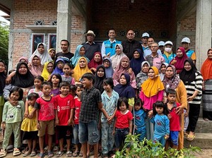 Tepati janji, Andre Rosiade Pasang Listrik Untuk Warga Pesisir Selatan