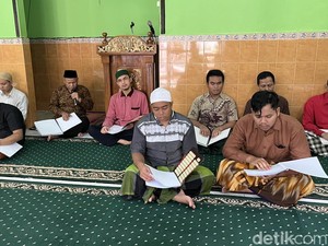 Khusyuknya Kelompok Tunanetra Solo Mengaji Quran Braille