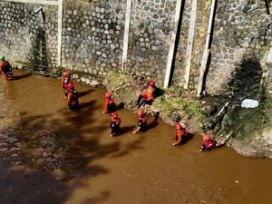 Bocah 4,5 Tahun yang Hanyut di Sungai Brantas Kota Malang Belum Ditemukan