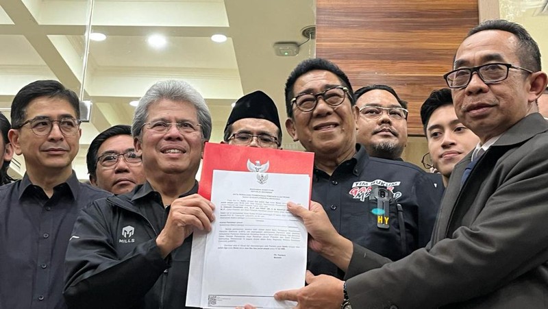 Tim hukum Ganjar-Mahfud memberikan keteragan pers sebelum berangkan ke MK. (Dok. Detikcom/Mulia Budi)