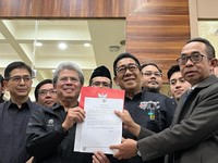 Potret Tim Hukum Ganjar-Mahfud Resmi Ajukan Gugatan Hasil Pemilu ke MK