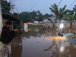 Pertama Kali Banjir di Bulak Barat Depok Sekitar 3 Meter
