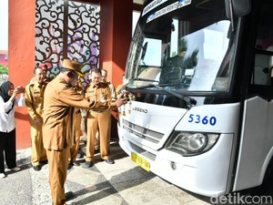 Bus Damri Kini Layani Transportasi Warga Pulau Kangean Sumenep