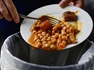 Tolong, Jangan Buang-buang Makanan!