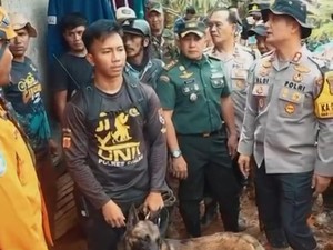 Polda Jabar Kerahkan Anjing Pelacak Cari 9 Korban Longsor di Bandung Barat