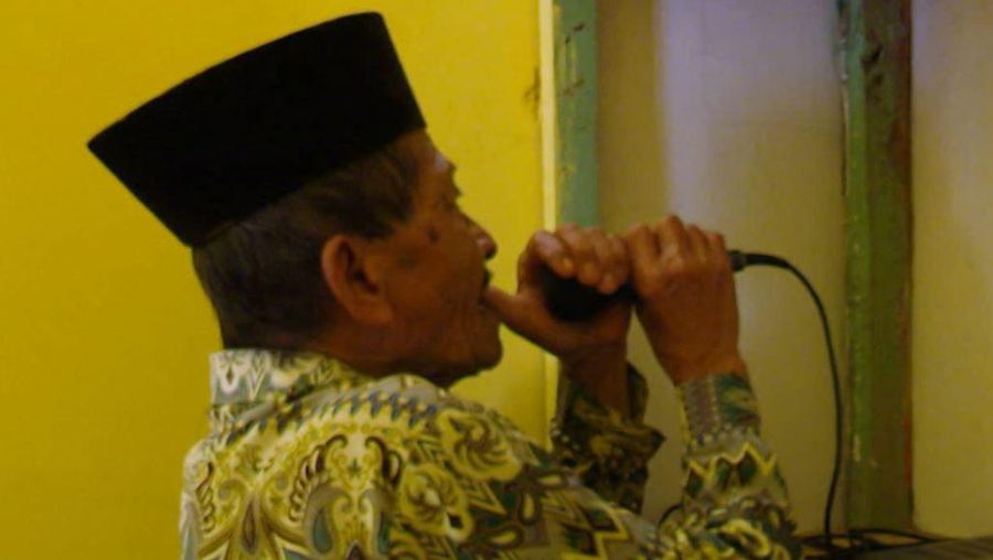 Marbot Lansia Hidup Sebatang Kara Bersandar pada Sepetak Kebun Rempah. (Dok. Berbuat Baik)