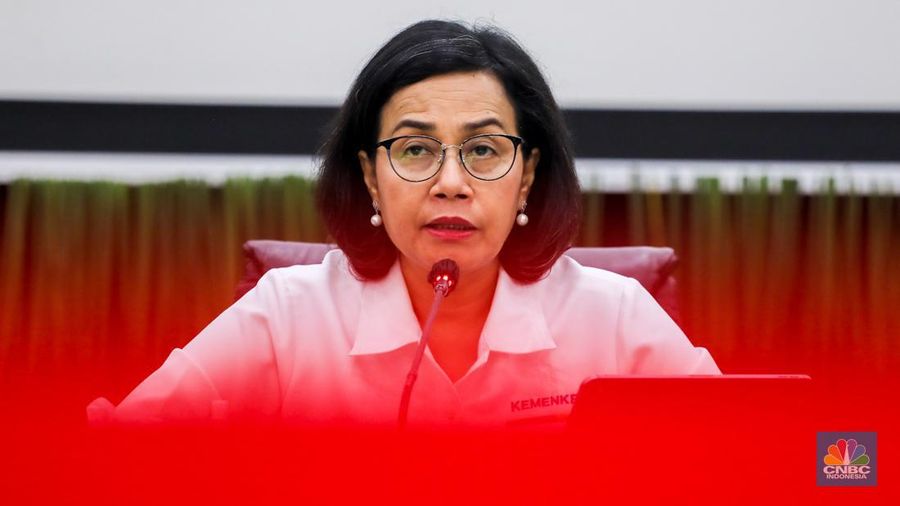 Menteri Keuangan Sri Mulyani memberikan keterangan saat konferensi pers APBN KiTa di kantor Kementerian Keuangan, Jakarta, Senin (25/3/2022). (CNBC Indonesia/Faisal Rahman)