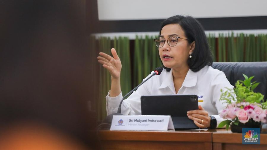 Menteri Keuangan Sri Mulyani memberikan keterangan saat konferensi pers APBN KiTa di kantor Kementerian Keuangan, Jakarta, Senin (25/3/2022). (CNBC Indonesia/Faisal Rahman)