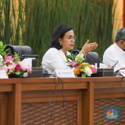 Kas Negara Surplus, Kantong Kelas Menengah RI Makin Tepos