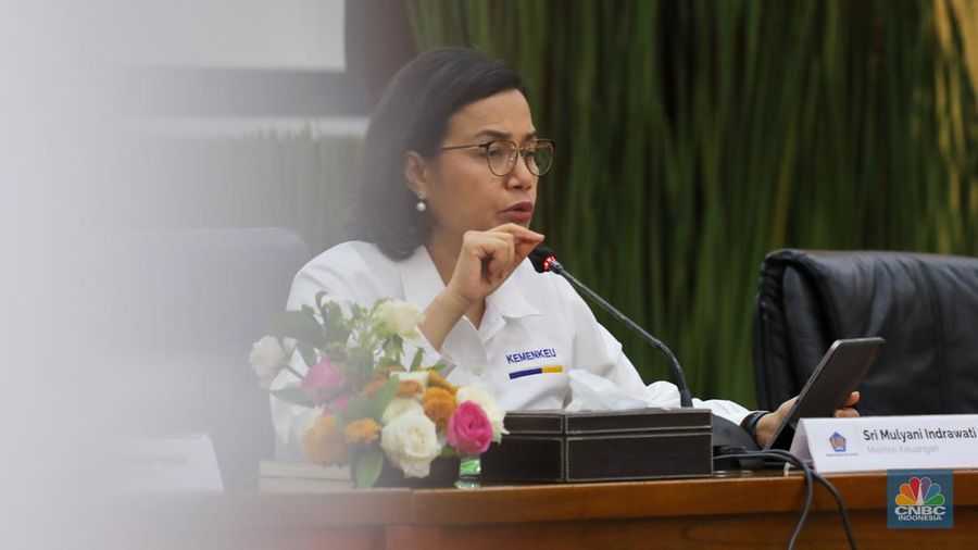 Menteri Keuangan Sri Mulyani memberikan keterangan saat konferensi pers APBN KiTa di kantor Kementerian Keuangan, Jakarta, Senin (25/3/2022). (CNBC Indonesia/Faisal Rahman)