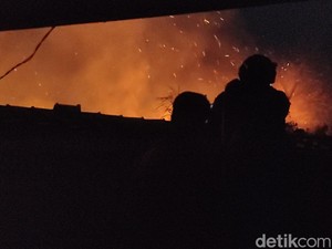 Tertidur Saat Masak untuk Buka Puasa, 3 Rumah di Cianjur Terbakar