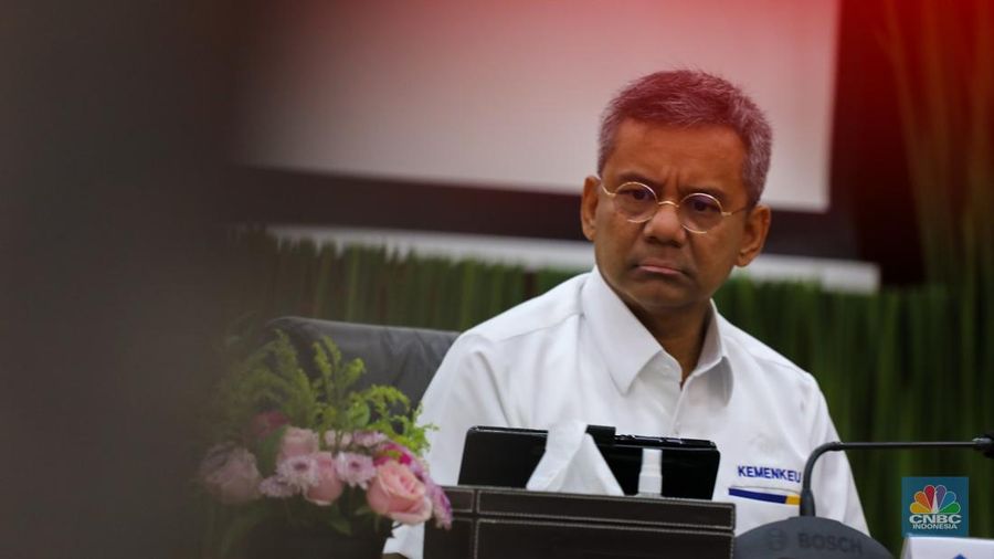 Wakil Menteri Keuangan, Suahasil Nazara saat konferensi pers APBN KiTa di kantor Kementerian Keuangan, Jakarta, Senin (25/3/2022). (CNBC Indonesia/Faisal Rahman)