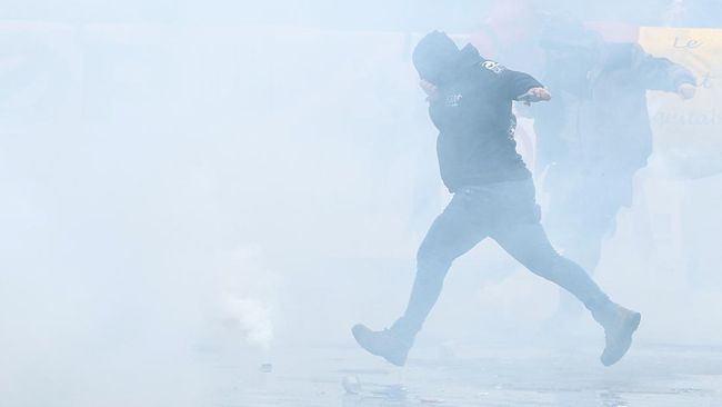 Chaos! Demo Besar-besaran Pecah di Belanda, Polisi Lepaskan Tembakan