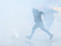 Chaos! Demo Besar-besaran Pecah di Belanda, Polisi Lepaskan Tembakan