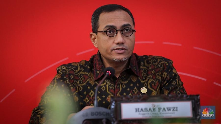 Kepala Eksekutif Pengawas Inovasi Teknologi Sektor Keuangan, Aset Keuangan Digital, dan Aset Kripto Otoritas Jasa Keuangan (OJK), Hasan Fawzi memberikan pemaparan dalam Media Briefing Peraturan OJK (POJK) Nomor 3 Tahun 2024 tentang Penyelenggaraan Inovasi Teknologi Sektor Keuangan di Gedung Soemitro Djojohadikusumo, Jakarta, Selasa (26/3/2024). (²©²ÊÍøÕ¾/Faisal Rahman)
