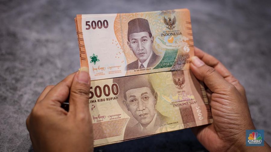 Ilustrasi Uang Layak Edar dan Uang Baru. (CNBC Indonesia/Tias Budiarto)