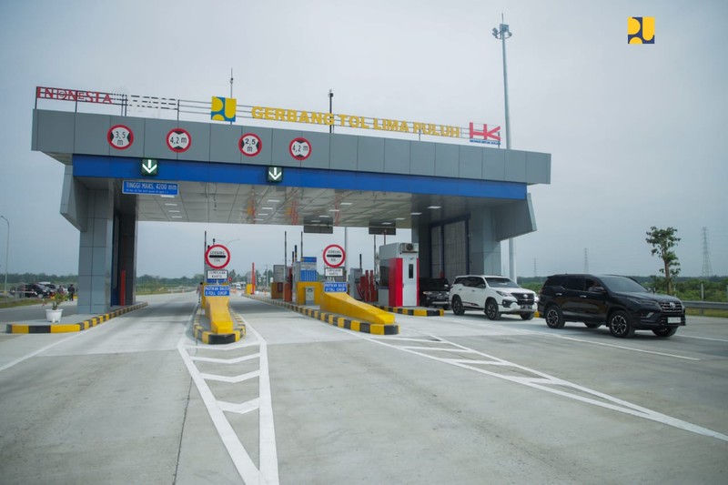Kementerian PUPR dan bersama Badan Usaha Jalan Tol (BUJT) terus bangun jalan tol baru, tingkatkan konektivitas antar daerah, dan dorong pertumbuhan ekonomi. Saat ini 6 ruas jalan tol baru sedang disiapkan untuk mudik Lebaran 2024. (Dok. Kemen PUPR)