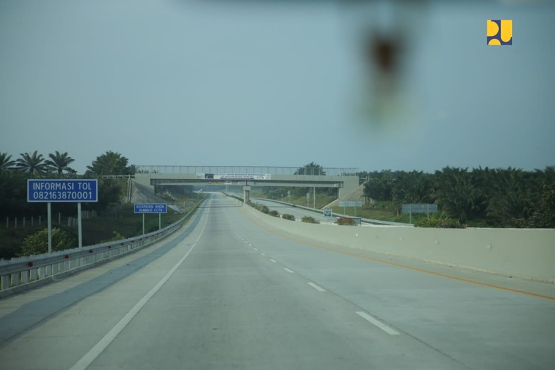 Kementerian PUPR dan bersama Badan Usaha Jalan Tol (BUJT) terus bangun jalan tol baru, tingkatkan konektivitas antar daerah, dan dorong pertumbuhan ekonomi. Saat ini 6 ruas jalan tol baru sedang disiapkan untuk mudik Lebaran 2024. (Dok. Kemen PUPR)