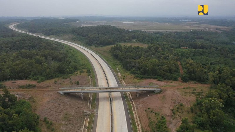 Kementerian PUPR dan bersama Badan Usaha Jalan Tol (BUJT) terus bangun jalan tol baru, tingkatkan konektivitas antar daerah, dan dorong pertumbuhan ekonomi. Saat ini 6 ruas jalan tol baru sedang disiapkan untuk mudik Lebaran 2024. (Dok. Kemen PUPR)