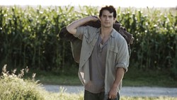 Pemecatan Henry Cavill dari Superman Bikin Bingung