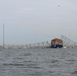 Jembatan Baltimore Hancur Ditabrak Kapal Raksasa, Kiamat Baru Ancam AS